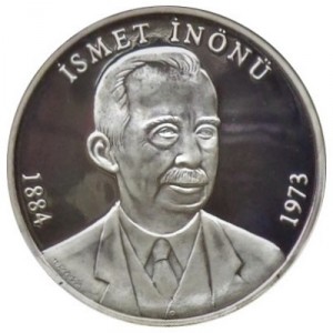 Аверс монеты Турция, 15.000.000 лир, 2004, Выдающиеся турки второго тысячелетия - Исмет Инёню