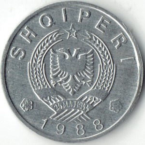 Аверс монеты Албания, 5 киндарок, 1988