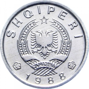 Аверс монеты Албания, 10 киндарок, 1988