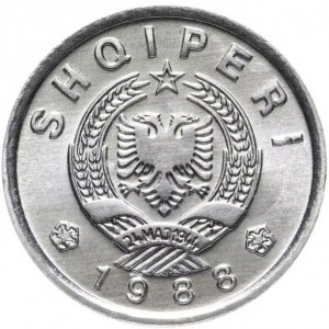 Аверс монеты Албания, 20 киндарок, 1988