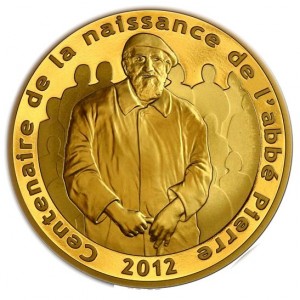 Реверс монеты Франция, 500 евро, 2012, 100 лет со дня рождения Аббата Пьера