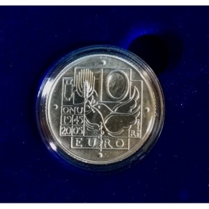 Реверс монеты Италия, 10 евро, 2005, 60 лет ООН