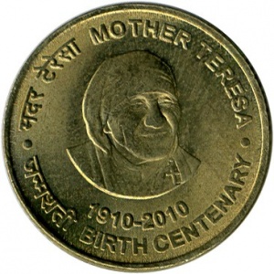 Реверс монеты Индия, 5 рупий, 2010, 100 лет со дня рождения Матери Терезы