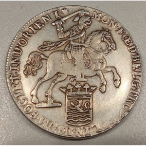 Аверс монеты Индия, 1 дукатон, 1728-1741, Герб Зеландии