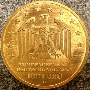 Аверс монеты Германия, 100 евро, 2024, Шедевры немецкой литературы - "Разбитый кувшин" Генриха фон Клейста