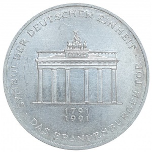 Реверс монеты Германия, 10 марок, 1991, 200 лет Бранденбургским Воротам
