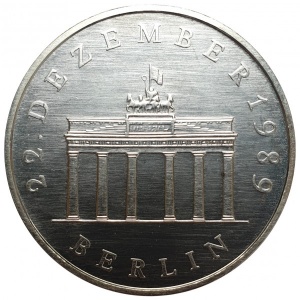 Реверс монеты Германия, 20 марок, 1990, Бранденбургские Ворота в Берлине