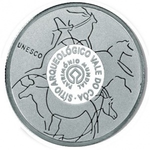 Реверс монеты Португалия, 2½ евро, 2010, ЮНЕСКО - Археологический парк долины Коа
