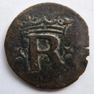 Аверс монеты Португалия, 1 рейс, 1557, "R" на аверсе