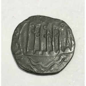 Аверс монеты Португалия, 1 цейтил, 1449, Башни с продолговатыми башенками и 3 острыми зубцами