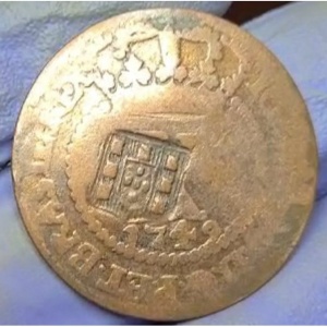 Аверс монеты Бразилия, 10 реалов, 1749, Перечекан на 5 реалах