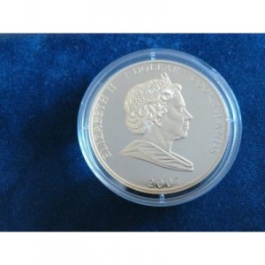 Аверс монеты Острова Кука, 1 доллар, 2007, В короне и форме