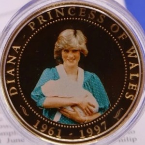 Реверс монеты Острова Кука, 1 доллар, 2007, С младенцем на руках