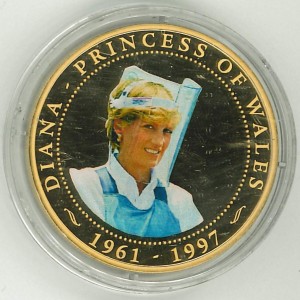 Реверс монеты Острова Кука, 1 доллар, 2007, В защитной маске сапера