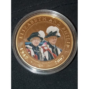 Реверс монеты Острова Кука, 1 доллар, 2008, Елизавета и Филипп в шляпах