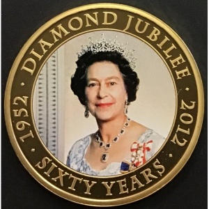 Реверс монеты Острова Кука, 1 доллар, 2012, 60 лет правлению Королевы Елизаветы II /с короной, цветная фотография/