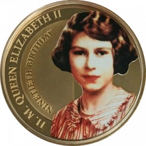 Реверс монеты Острова Кука, 1 доллар, 2016, 90-летие со дня рождения королевы Елизаветы II. Юная королева в полосатой…
