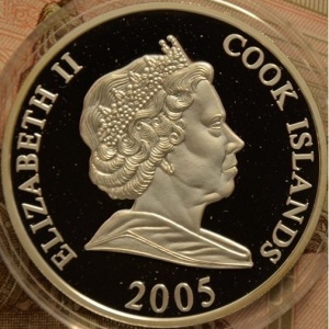 Аверс монеты Острова Кука, 5 долларов, 2005, Чемпионат мира по футболу 2006, Германия