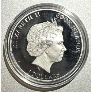 Аверс монеты Острова Кука, 5 долларов, 2013, Челябинский метеорит