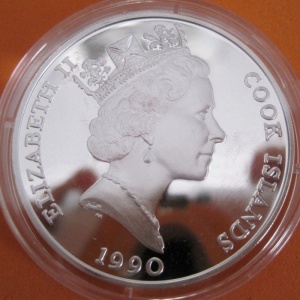 Аверс монеты Острова Кука, 50 долларов, 1990, Вымирающие виды - Буйвол