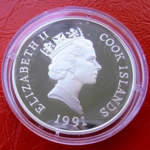 Аверс монеты Острова Кука, 50 долларов, 1991, Вымирающие виды - Выдра