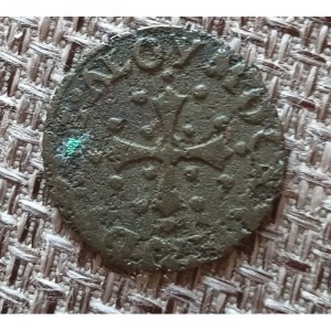 Аверс монеты Венецианская республика, 1 сесино, 1570, Крест с 3-мя заостренными концами, с маленькими ромбами в каждо…
