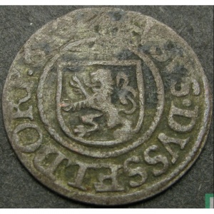 Реверс монеты Герцогство Берг, 8 геллеров, 1663, Лев на щите, надпись: "NVMMVS..."