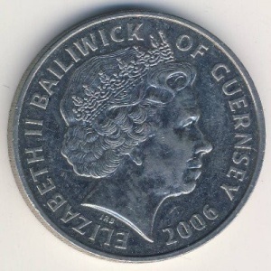 Аверс монеты Гернси, 5 фунтов, 2006, 80 лет со дня рождения Елизаветы II /Елизавета II и Королева-мать/