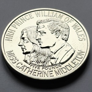 Реверс монеты Гернси, 5 фунтов, 2011, Свадьба Принца Уильяма и Кейт Миддлтон