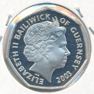 Аверс монеты Гернси, 50 пенсов, 2003, 50 лет коронации Королевы Елизаветы II /монограмма ERII/