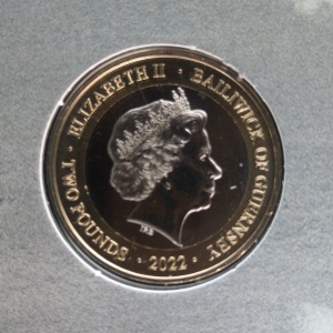Аверс монеты Гернси, 2 фунта, 2022, 1900 лет Валу Адриана. Император Адриан