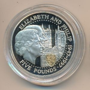 Реверс монеты Гернси, 5 фунтов, 1997, 50 лет свадьбе Королевы Елизаветы II и Принца Филиппа