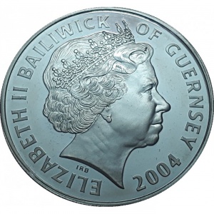 Аверс монеты Гернси, 5 фунтов, 2004, Паровые локомотивы - два локомотива