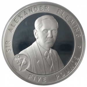 Реверс монеты Гернси, 5 фунтов, 2007, Великие британцы - Александр Флеминг