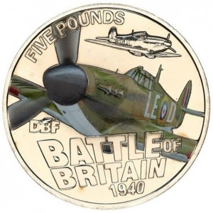 Реверс монеты Гернси, 5 фунтов, 2010, Битва за Британию 1940 /Hawker Hurricane,номер на борту LE-D/