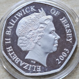 Аверс монеты Джерси, 50 пенсов, 2003, 50 лет коронации Королевы Елизаветы II /Елизавета на троне/