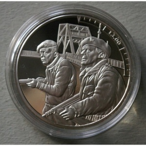 Реверс монеты Джерси, 5 фунтов, 2019, 75 лет высадке союзников в Нормандии - 13:00