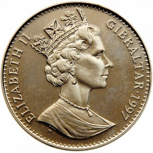 Аверс монеты Гибралтар, 1 крона, 1997, 50 лет свадьбе Королевы Елизаветы II и Принца Филиппа /Королева и Принц/