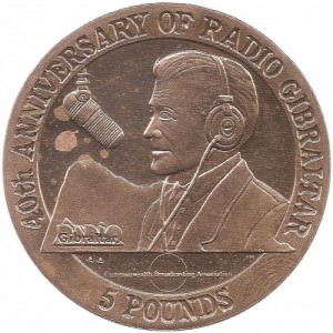 Реверс монеты Гибралтар, 5 фунтов, 1998, 40 лет Радио Гибралтара