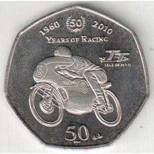 Реверс монеты Остров Мэн, 50 пенсов, 2010, 50 лет Suzuki TT Racing Team