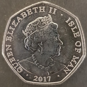 Аверс монеты Остров Мэн, 50 пенсов, 2017, Платиновая свадьба Королевы Елизаветы 2 и Принца Филипа /пара смотрит влево/