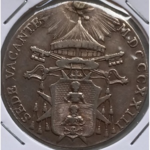 Аверс монеты Папская область, 1 скудо, 1823