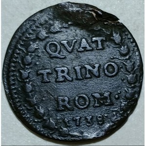 Реверс монеты Папская область, 1 кваттрино, 1738, Номинал в венке