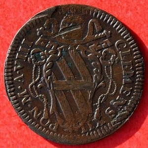 Аверс монеты Папская область, ½ байокко, 1738-1740, Надпись на реверсе в картуше