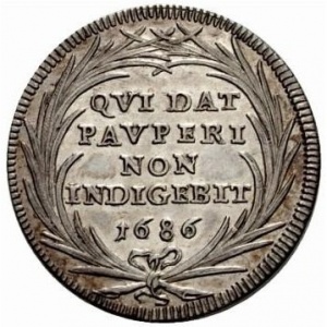 Реверс монеты Папская область, 1 джулио, 1686, Надпись в венке на реверсе