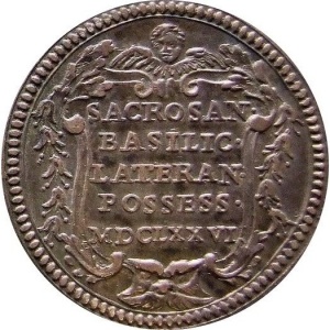 Реверс монеты Папская область, 1 джулио, 1676, Священное владение Латеранской базилики