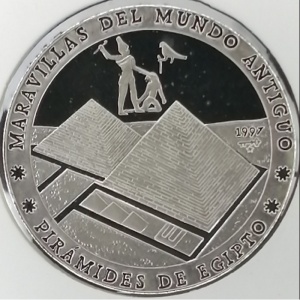 Реверс монеты Куба, 10 песо, 1997, Семь чудес света - Египетские пирамиды