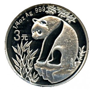 Реверс монеты Китай, 3 юаня, 2007, 25-я годовщина - монеты с пандой. Панда на выступающей скале