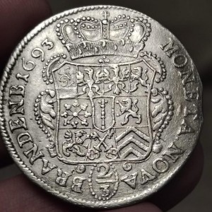 Реверс монеты Бранденбург-Пруссия, ⅔ талера, 1691-1694, Отметка МД "BH" - Минден, надпись разделена головой