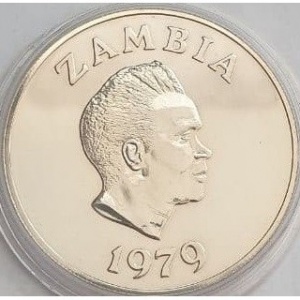 Аверс монеты Замбия, 10 квач, 1979, Охрана природы - Короткохвостый сокол